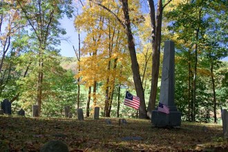Charlestown_Revolutionary_War_Cemetary_2_2007-1